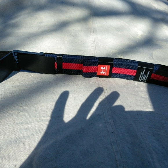 UNDER ARMOUR BUCKLE ONE SIZE FITS BELT - Picture 5 of 5